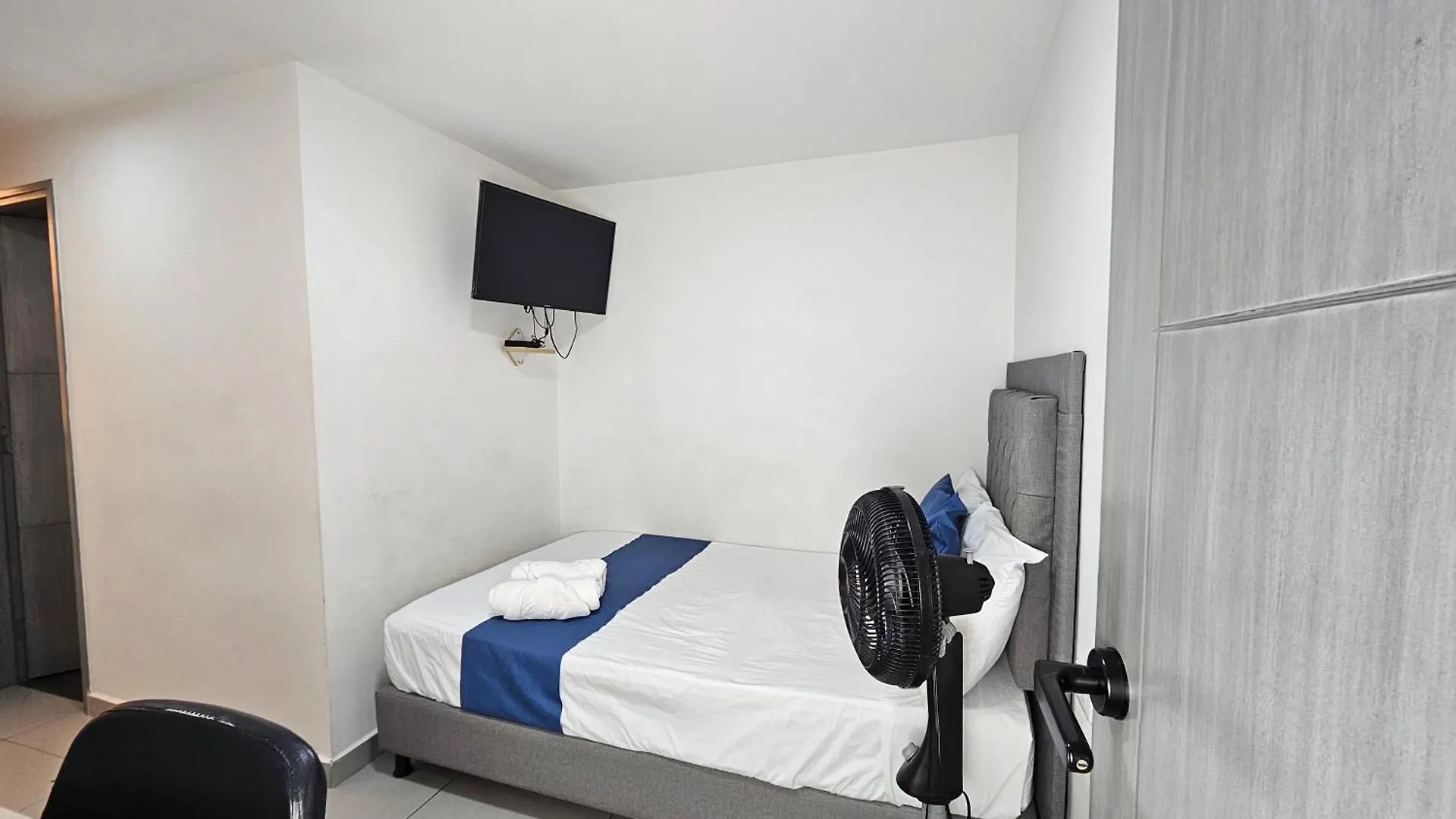 Guest house Casa De Huespedes Campo Valdes Hotel Medellin