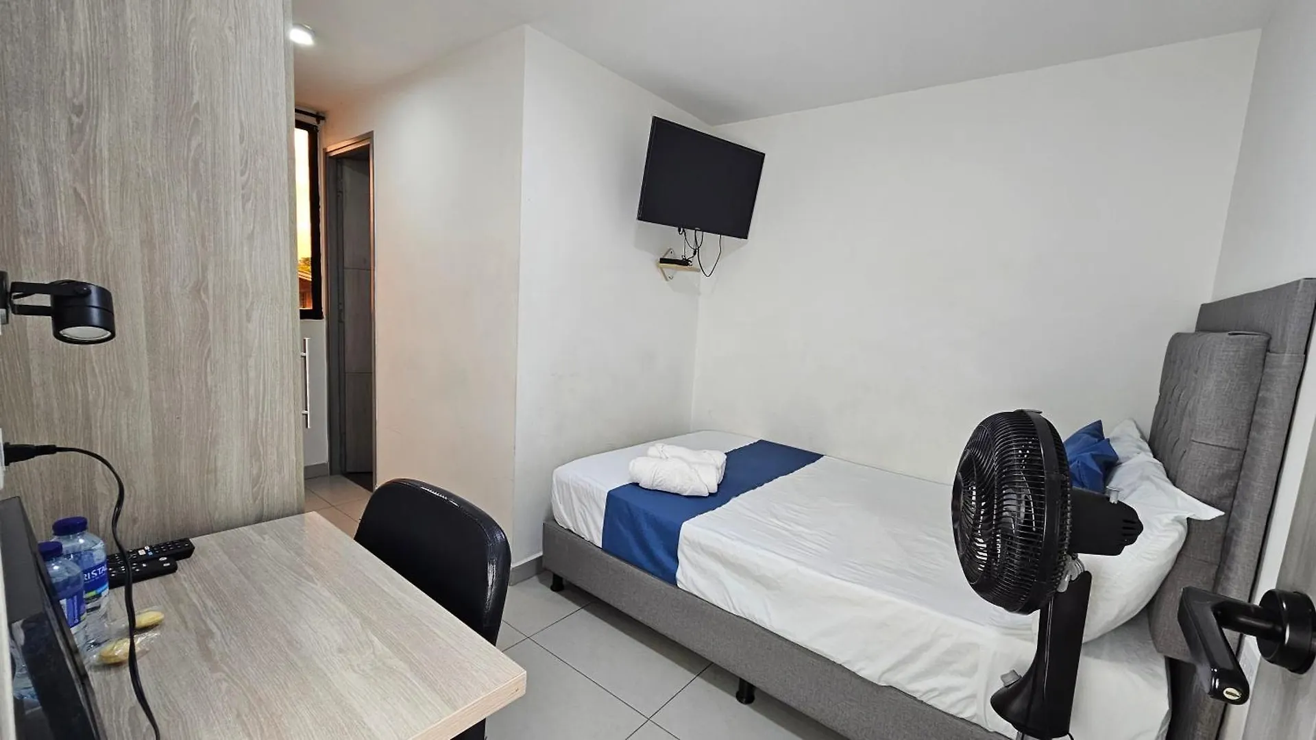 Guest house Casa De Huespedes Campo Valdes Hotel Medellin Colombia